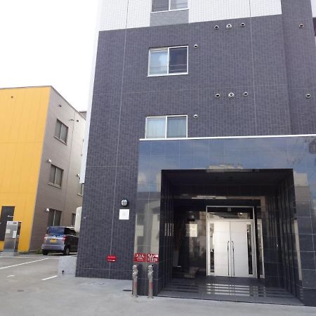 ようこそ札幌へ! 大通公園まで地下鉄10分 定員6名 Firetv完備 1階はセコマ Apartment Exterior photo