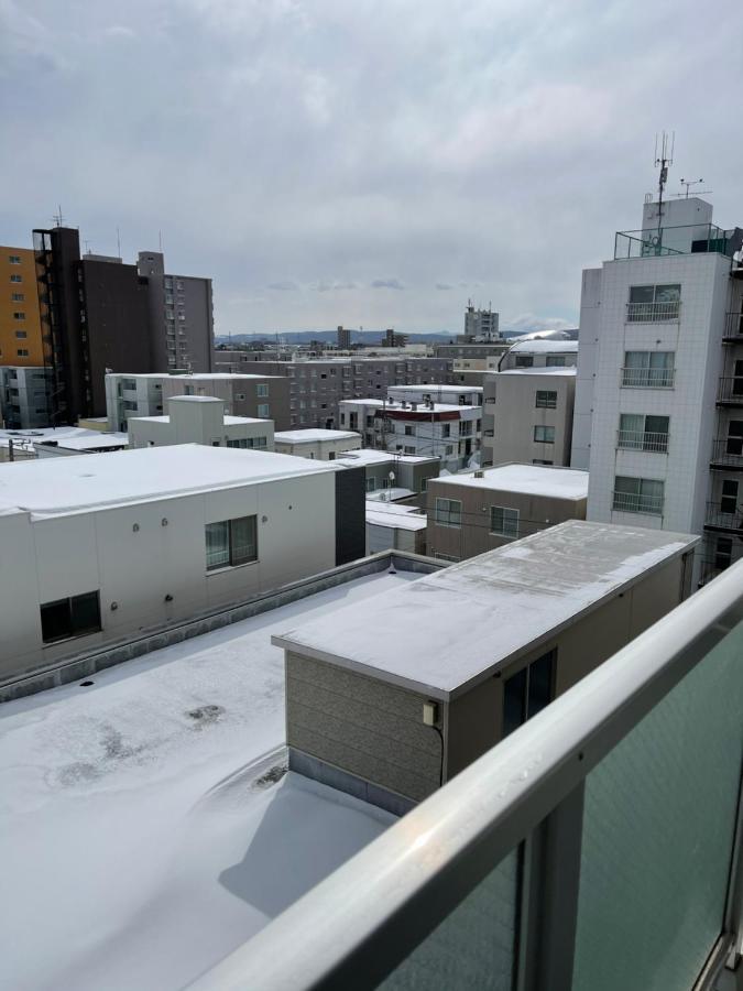 ようこそ札幌へ! 大通公園まで地下鉄10分 定員6名 Firetv完備 1階はセコマ Apartment Exterior photo