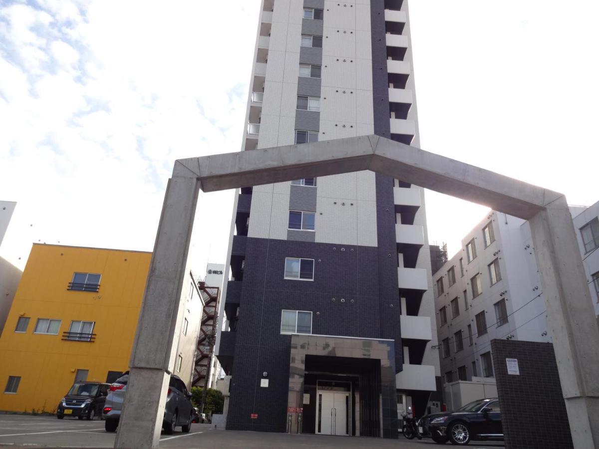 ようこそ札幌へ! 大通公園まで地下鉄10分 定員6名 Firetv完備 1階はセコマ Apartment Exterior photo